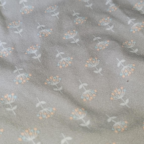 Sage green skirt - Picture 4 of 4